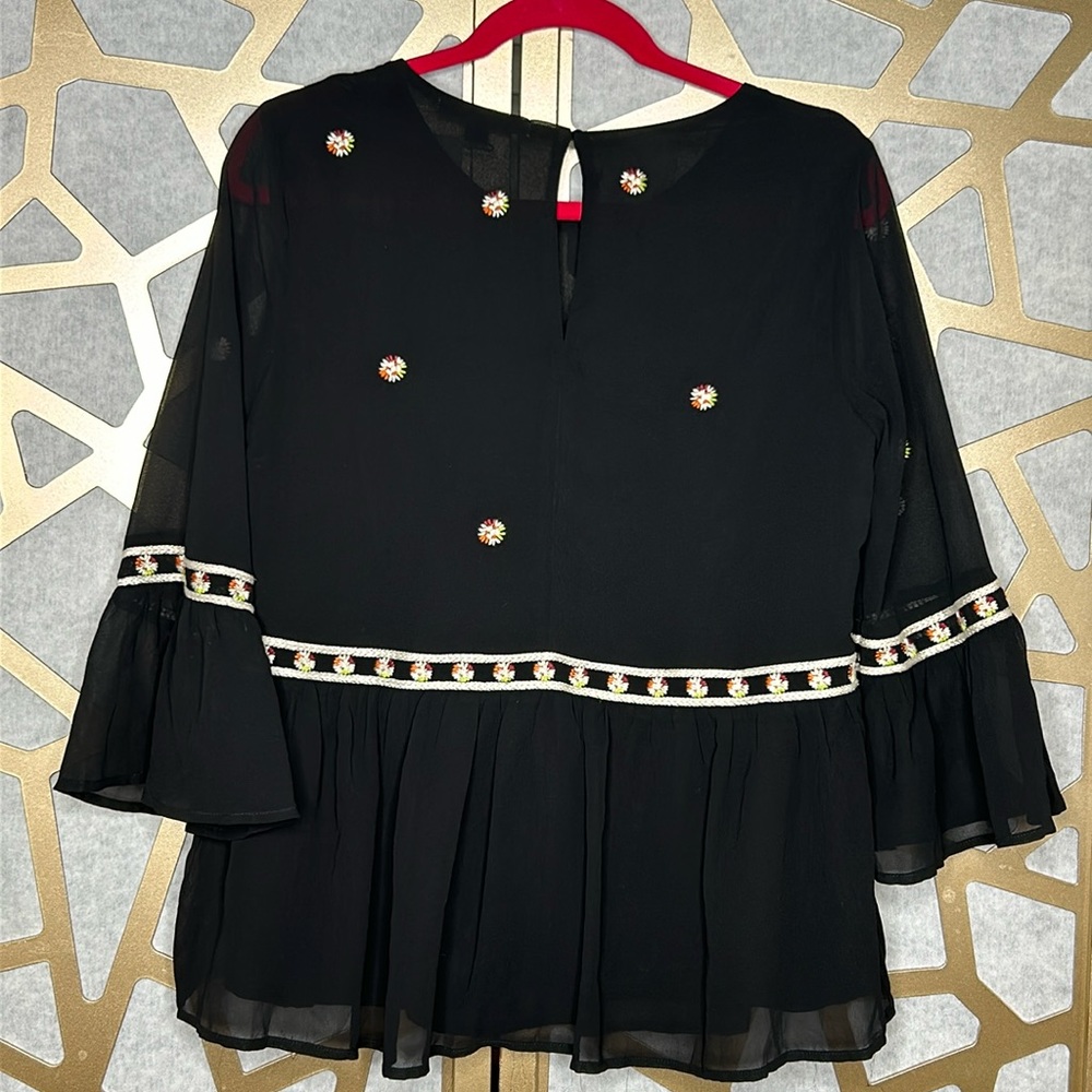 Harlowe and Graham‎ Embroidered Peplum Bell Sleeve Top